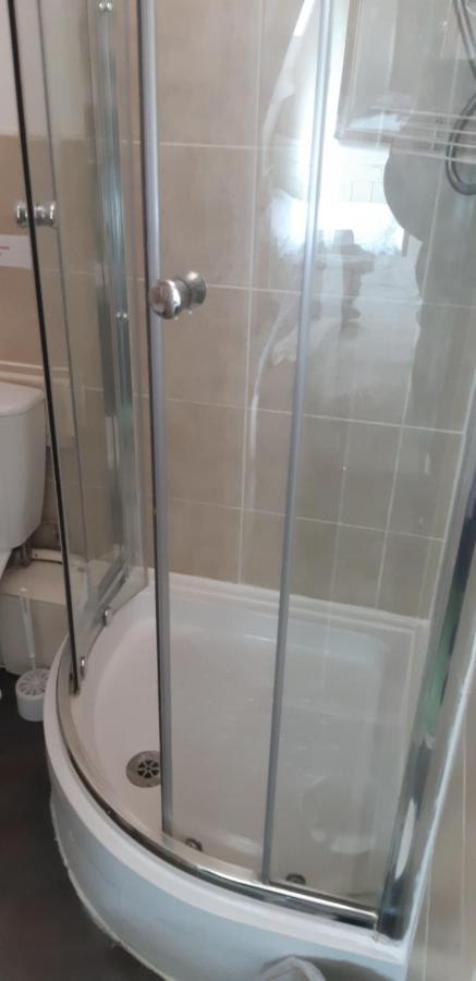The Adelphi Bed & Breakfast Newcastle upon Tyne Bagian luar foto