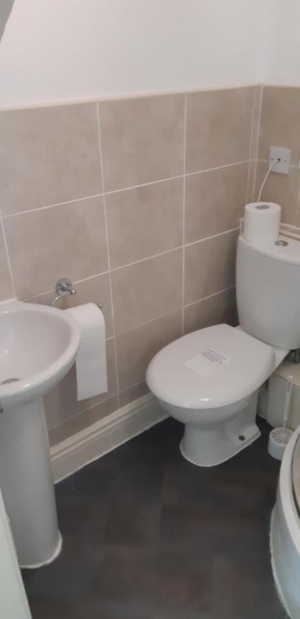 The Adelphi Bed & Breakfast Newcastle upon Tyne Bagian luar foto
