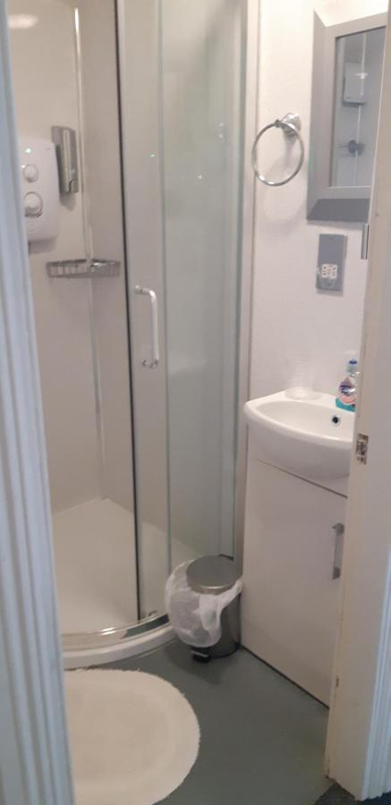 The Adelphi Bed & Breakfast Newcastle upon Tyne Bagian luar foto